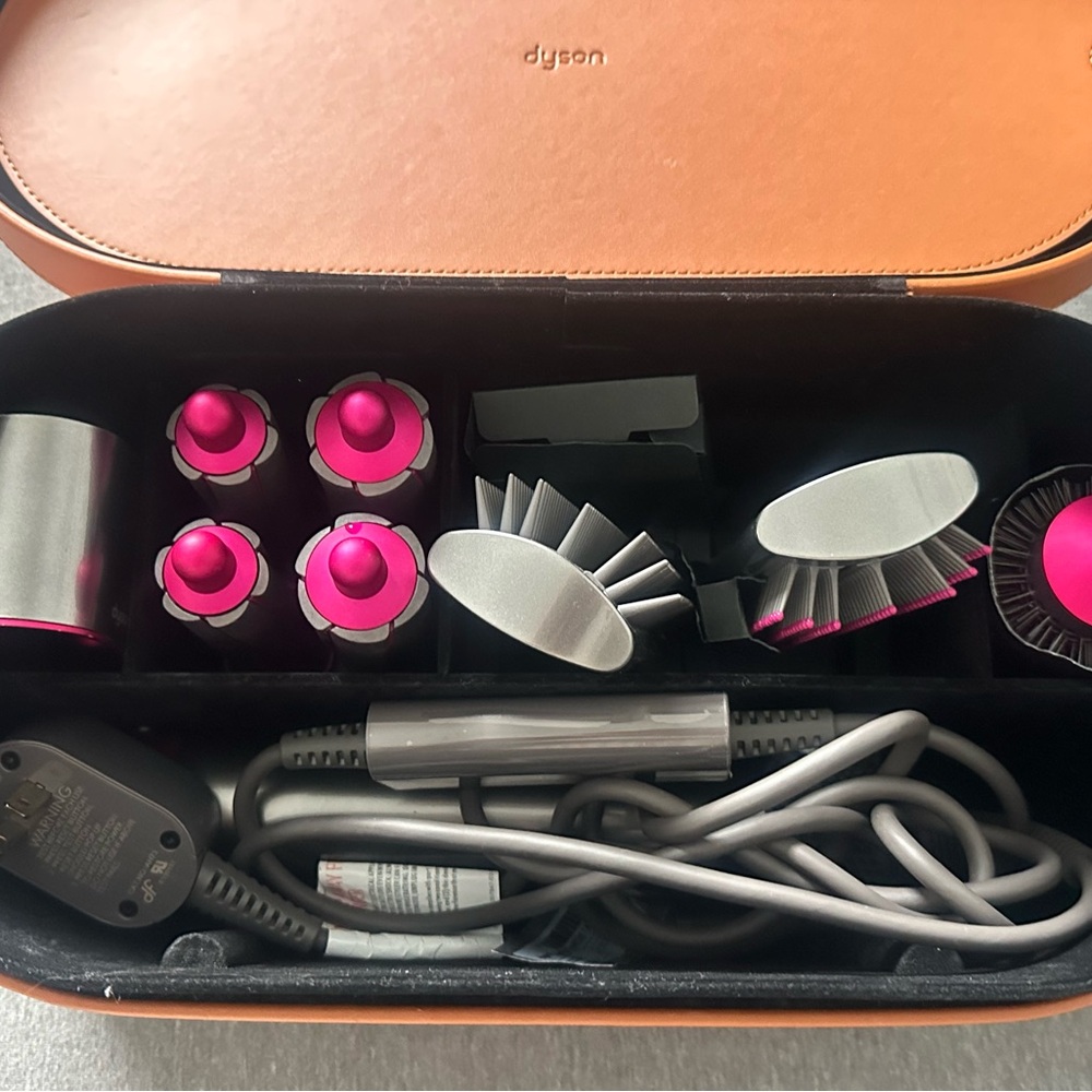 Dyson Airwrap complete with box